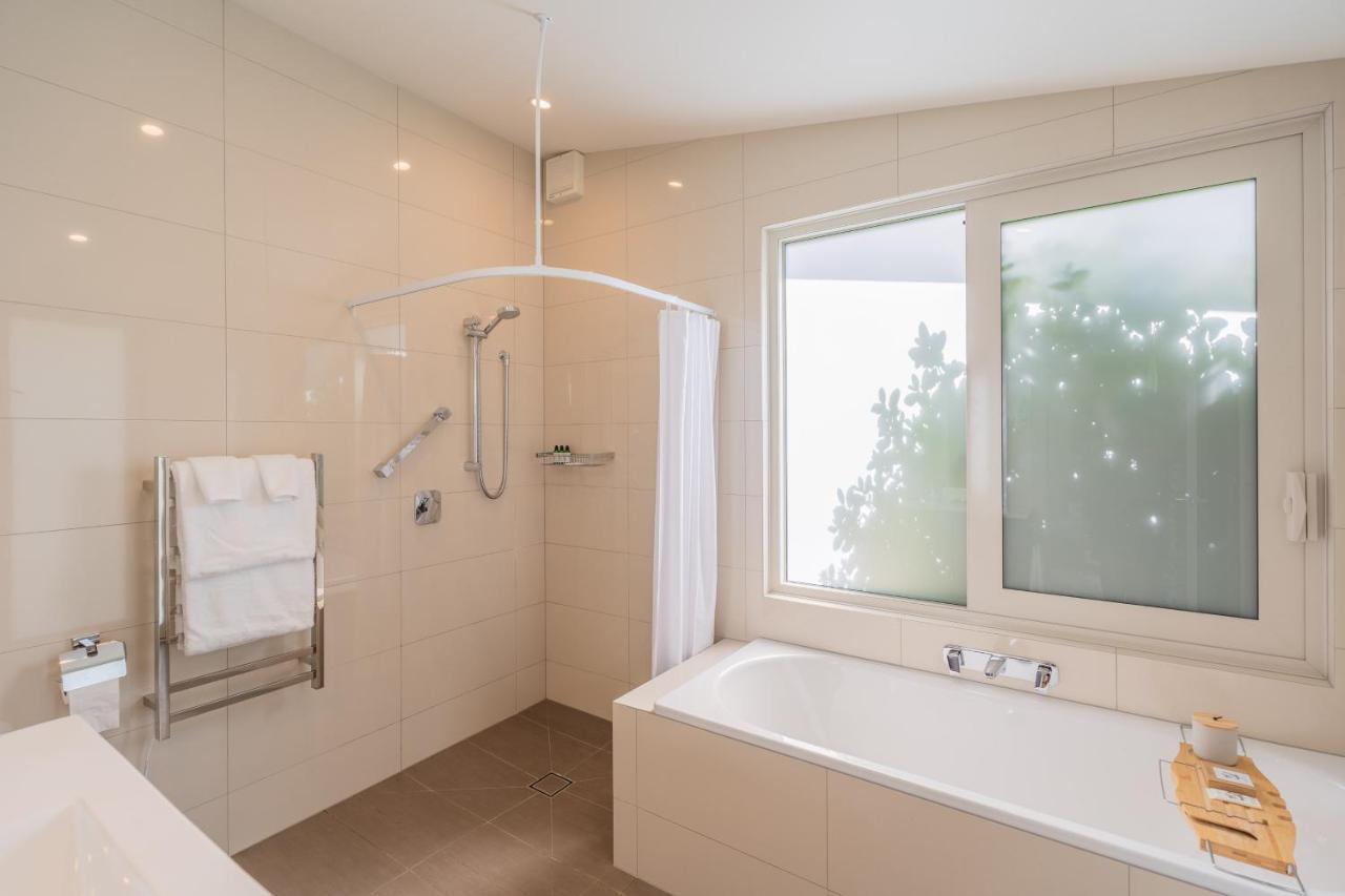 Anam Cara Gardens Luxury Villa Private Bedrooms And Ensuite Bathrooms Sleeps 9 Otaki المظهر الخارجي الصورة