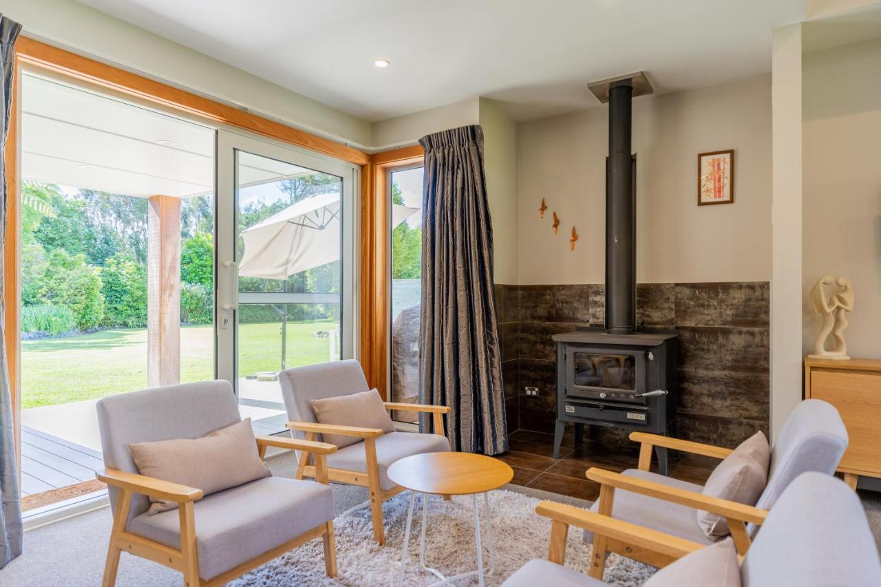 Anam Cara Gardens Luxury Villa Private Bedrooms And Ensuite Bathrooms Sleeps 9 Otaki المظهر الخارجي الصورة